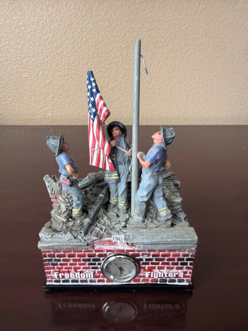 9/11 Freedom Fighters Memorial Clock Firefighter Figurine Sept 11 Untested w/Box